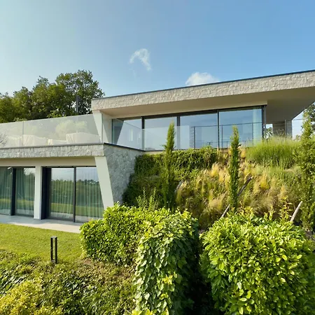 Vallonga Villa *